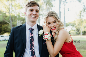 Love That Photo Townsville Graduation Photographer Button 1